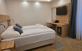Hotel Diana